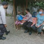 Hanya Bermodalkan Seribu Rupiah, Polsek Kediri Polres Lobar Salurkan Bantuan Sembako dalam Jumat Berkah