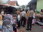 Ingatkan Prokes, Sat Samapta Polres Lobar Sambangi Pasar Telaga Waru Labuapi