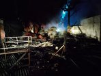 Kebakaran lapak di Mataram