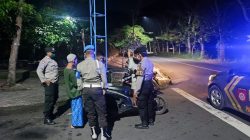 Patroli Polsek Gerung, Dapati Anak Remaja Masih Nongkrong Hingga Jam Rawan