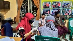 Vaksinasi Booster di Desa Dasan Tapen