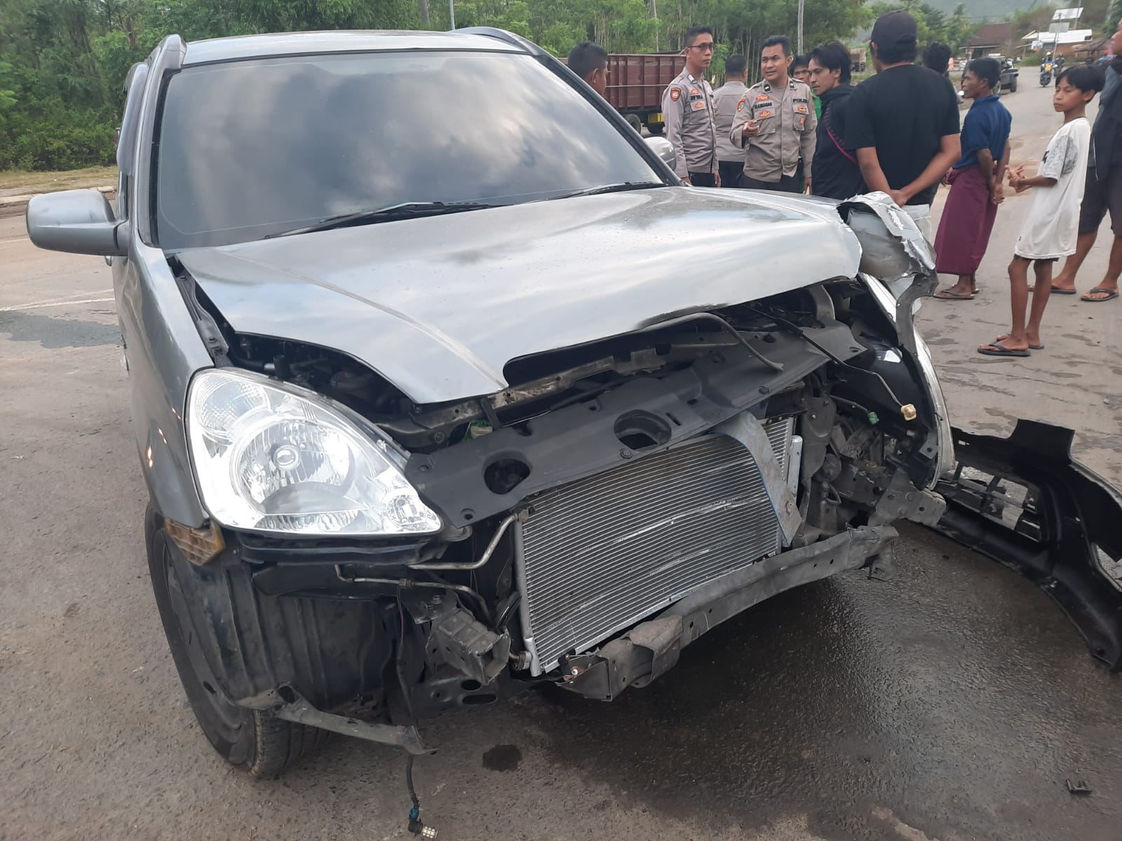 Kecelakaan ke Arah Sirkuit Mandalika, Tabrakan Dump Truk VS Mobil CRV