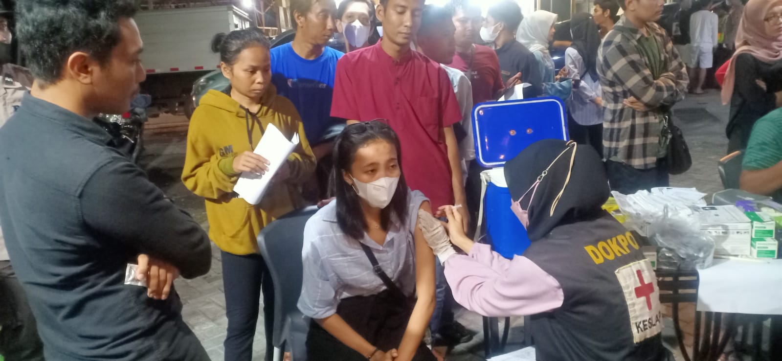 Kegiatan Vaksinasi Secara Massif di Batulayar Berlanjut