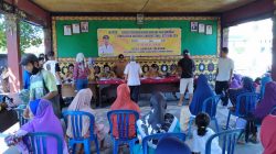 Penyaluran BLT DD 11 Dusun di Desa Lembar Selatan
