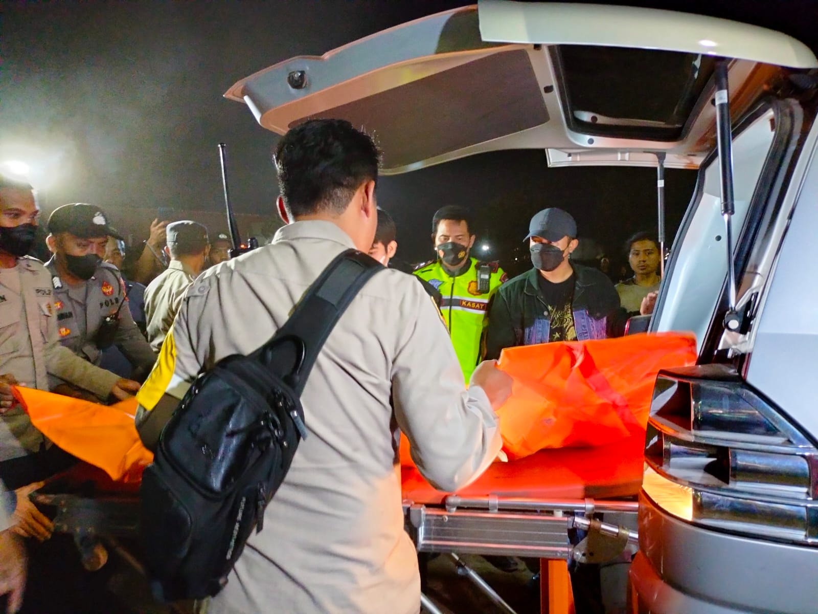 Kapal Terbakar di Lembar 