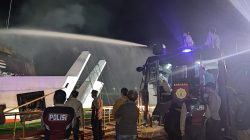 Kapal Terbakar di Lembar