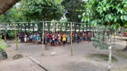 Jalankan Tugas Dalam Mengayomi Masyarakat, Babinsa Batu Kumbung dan Bahbinkamtibmas Lakukan Pengamanan Lomba Burung Kecial