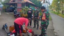 Danpos Lingsar Dampingi Petugas Kesehatan Laksanakan Fogging di Dusun Bantek dan Dusun Nunjet Desa Gegelang Antisipasi DBD