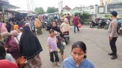 Cegah Kemacetan Arus Lalulintas, Polsek Labuapi Turunkan Personel di Pasar Sore