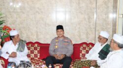 Jumat Curhat, Kapolres Lombok Barat Temui Pimpinan Pondok Pesantren Al Islhuddiny di Kediri