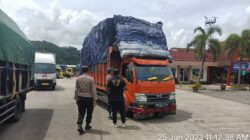 Pemeriksaan PPDN di Pelabuhan Lembar, Polsek Kawasan Lakukan Penjagaan Pintu Masuk dan Keluar