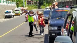Pengaturan Lalulintas Sore Polsek Batulayar, Upaya Cegah Gangguan Kamseltibcar Lantas