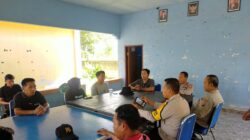 Jumat Curhat Kapolsek Kuripan di Desa Kuripan Timur, Warga Keluhkan Belum Adanya Awik-aik di Desa